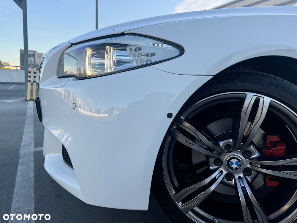 BMW Seria 5 528i xDrive - 7