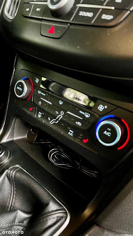 Ford Focus 1.0 EcoBoost STart-Stopp-System TITANIUM - 23