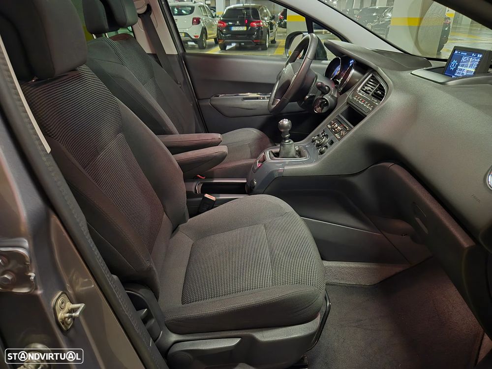 Peugeot 5008 1.6 HDi 7L Allure - 38