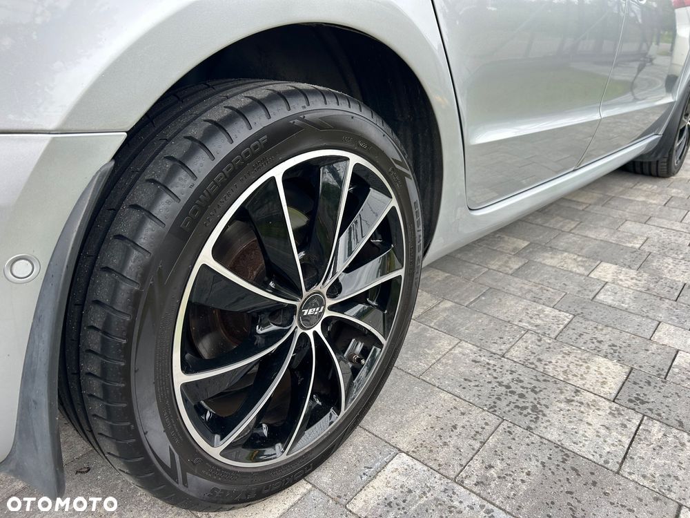 Skoda Superb 2.0 TDI Ambition DSG - 26