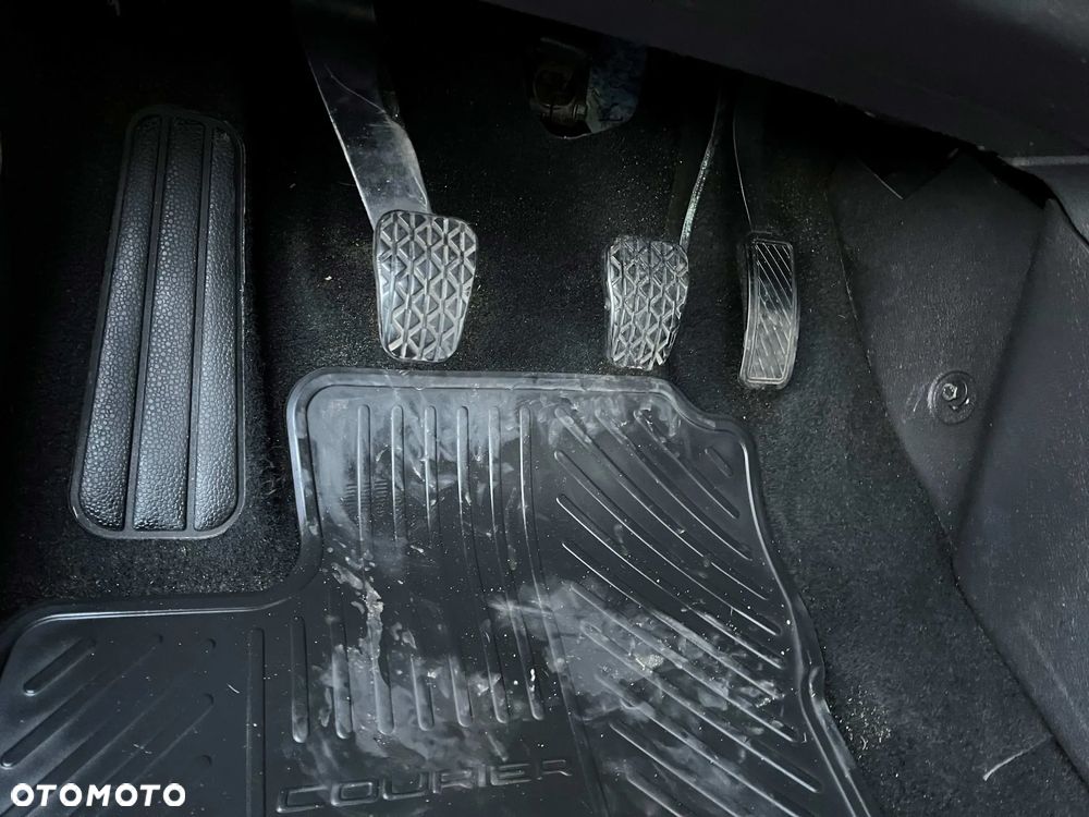 Ford Tourneo Courier 1.5 TDCi Trend - 33