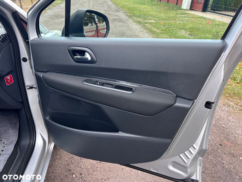 Peugeot 5008 - 15