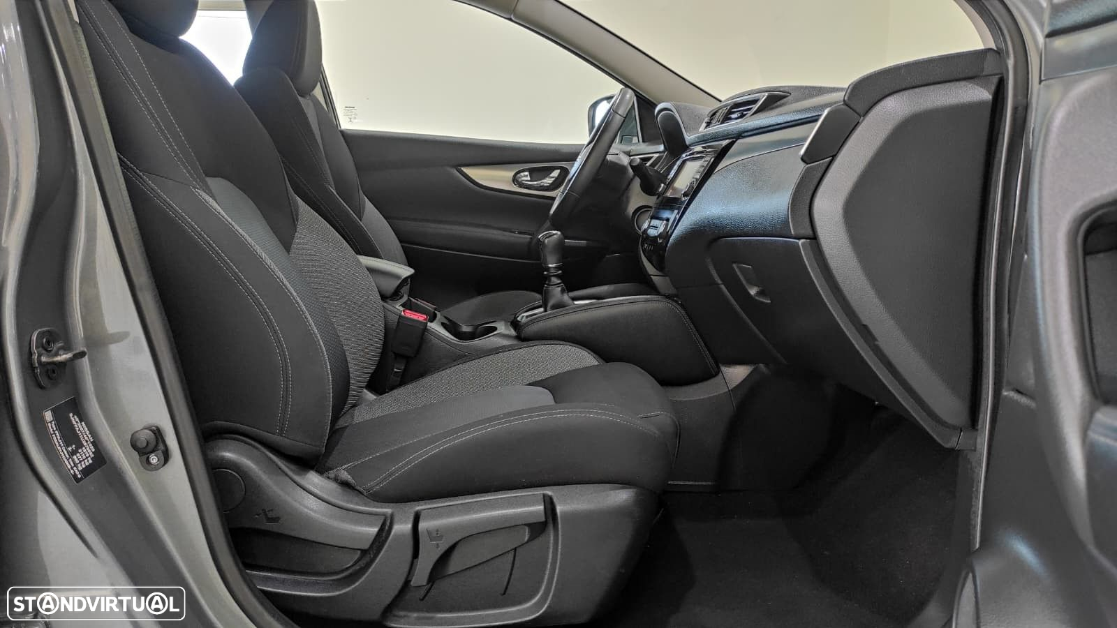 Nissan Qashqai 1.3 DIG-T N-Connecta - 22
