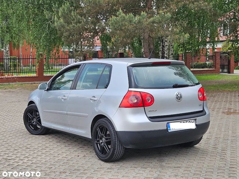Volkswagen Golf 1.9 TDI Sportline - 5