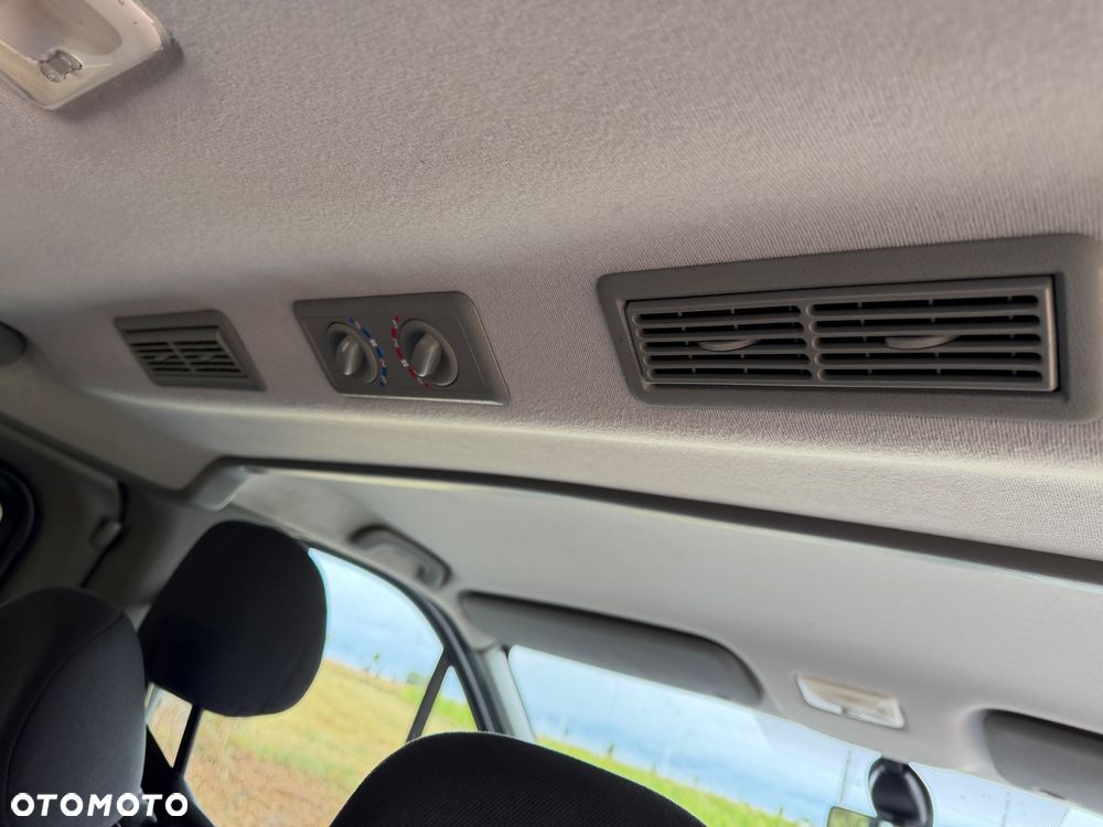 Opel Vivaro - 29