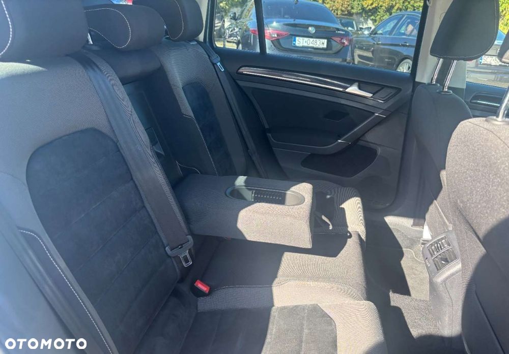 Volkswagen Golf - 12