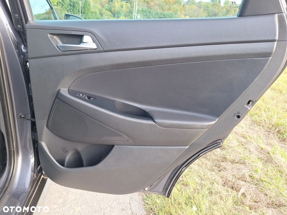 Hyundai Tucson 2.0 CRDI BlueDrive Style 2WD - 20