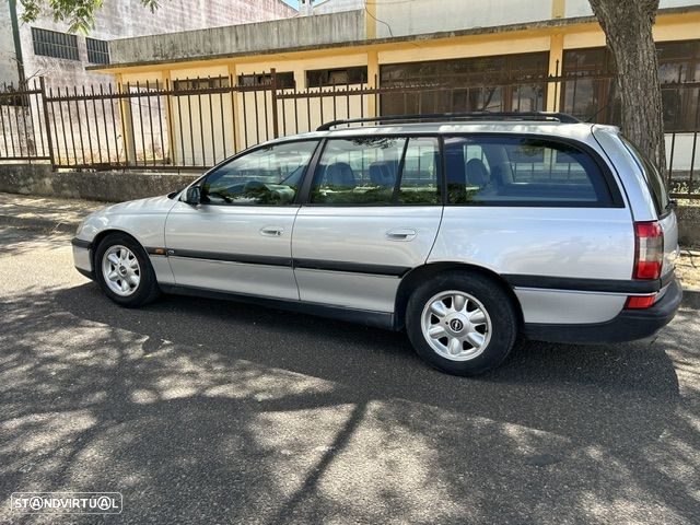 Opel Omega Caravan 2.5i V6 CD - 3