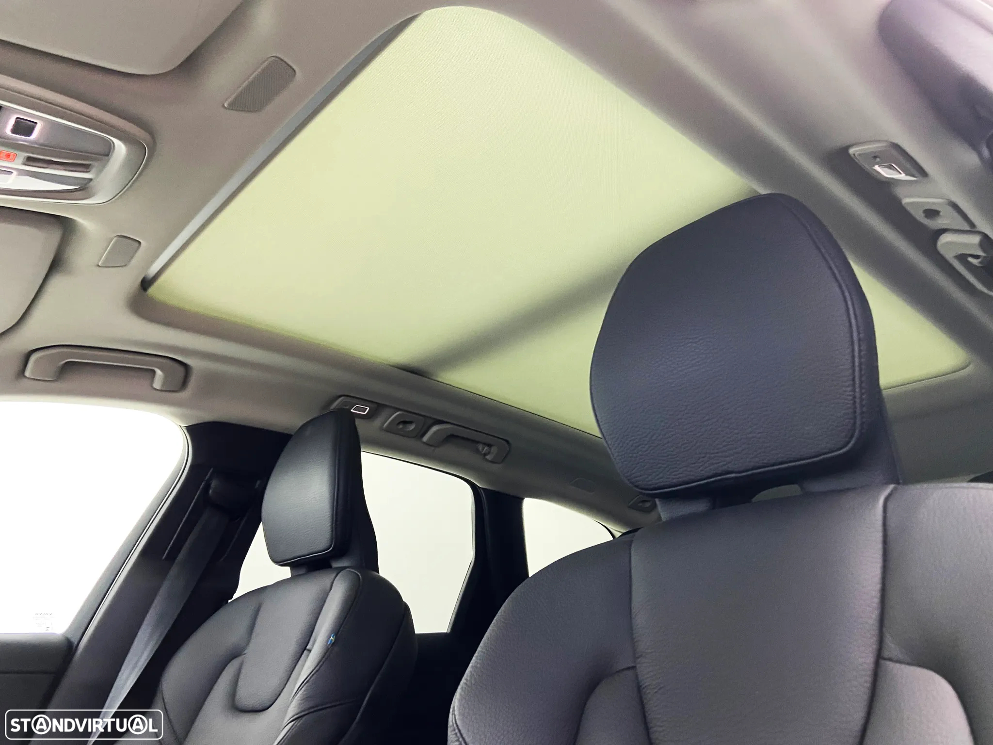 Volvo XC 60 2.0 T6 PHEV Plus Dark AWD - 9