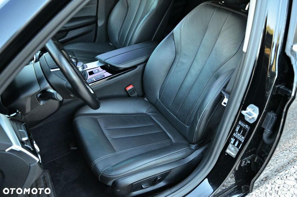 BMW Seria 5 520d Sport Line - 31