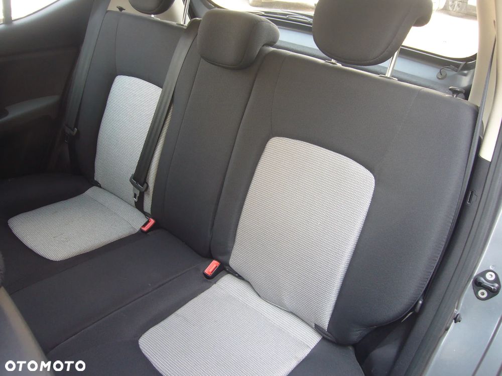 Hyundai i10 1.1 Comfort - 14