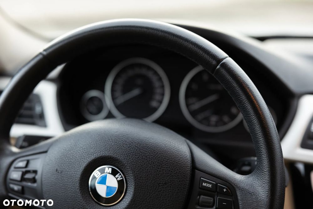 BMW Seria 3 320d Advantage - 23