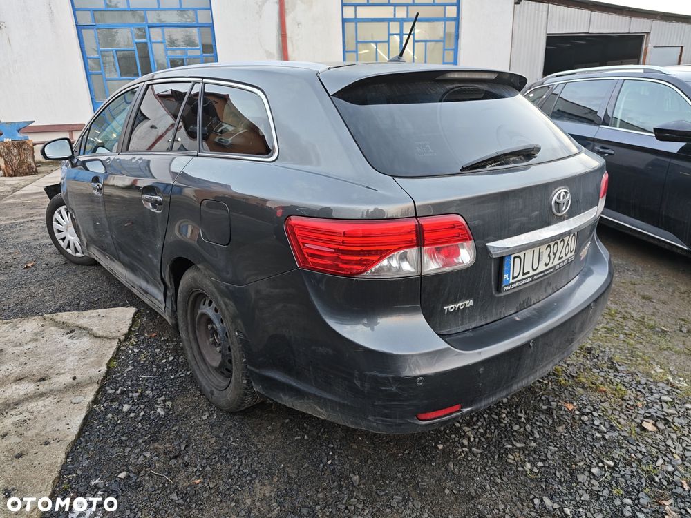 Toyota Avensis 1.8 Premium MS - 4