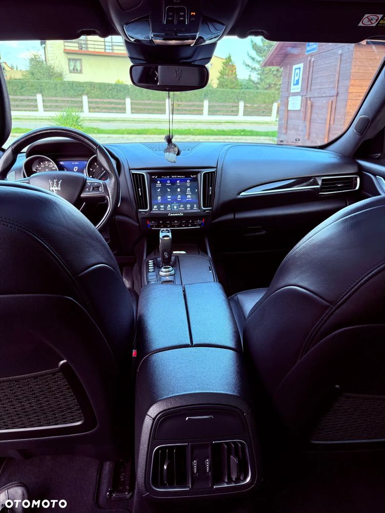 Maserati Levante S Q4 - 11