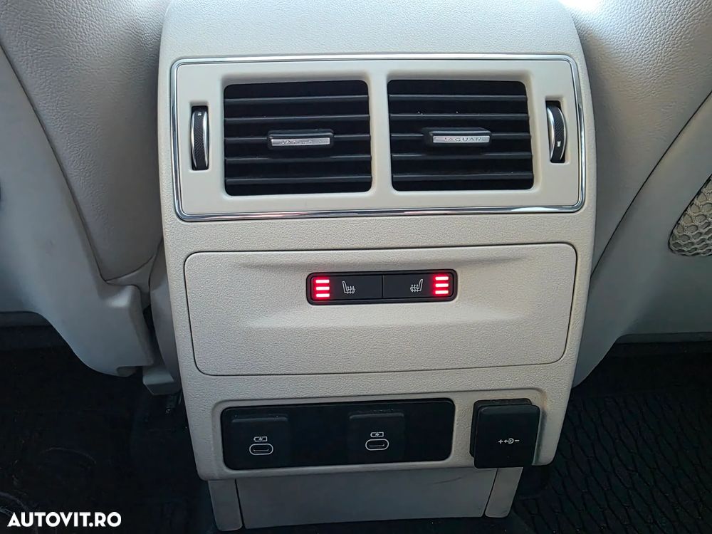 Jaguar F-Pace D200 AWD R-Dynamic SE - 13