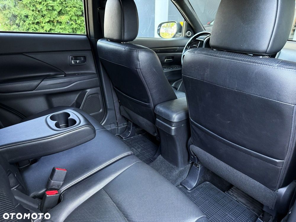 Mitsubishi Outlander 2.0 Intense Comfort 4WD CVT - 31