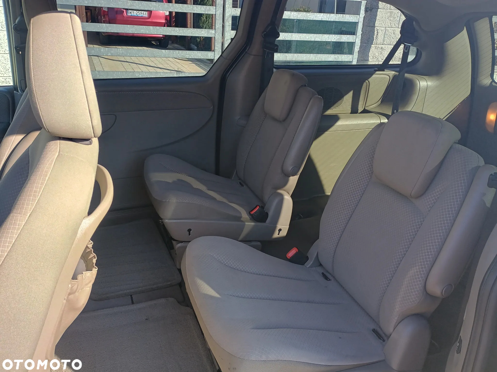 Chrysler Grand Voyager - 15