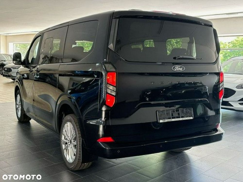 Ford Tourneo Custom - 3