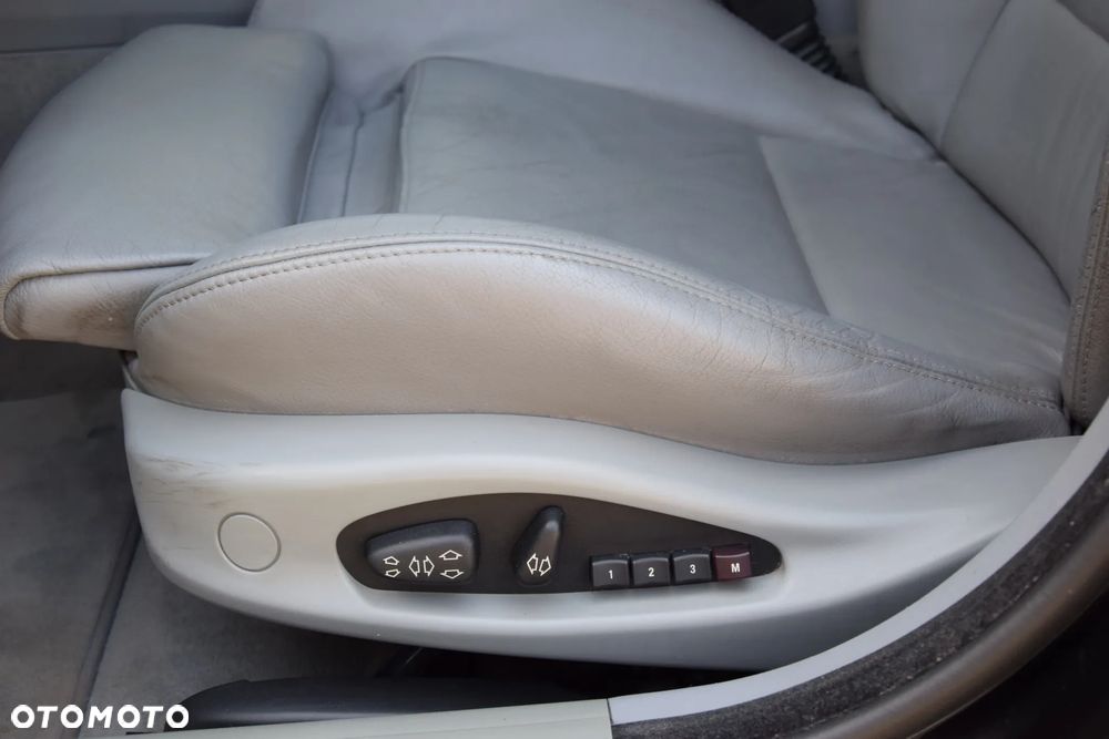 BMW Seria 3 325i Edition Sport - 31