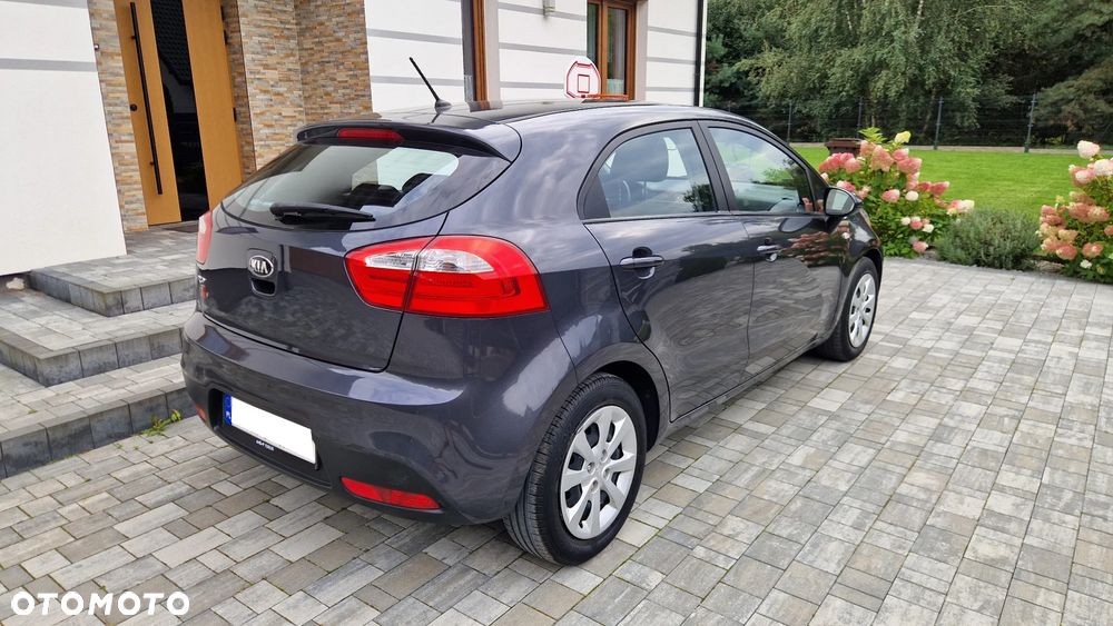 Kia Rio - 9