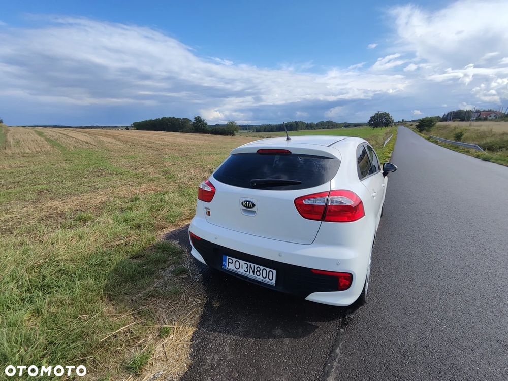 Kia Rio 1.2 L - 3