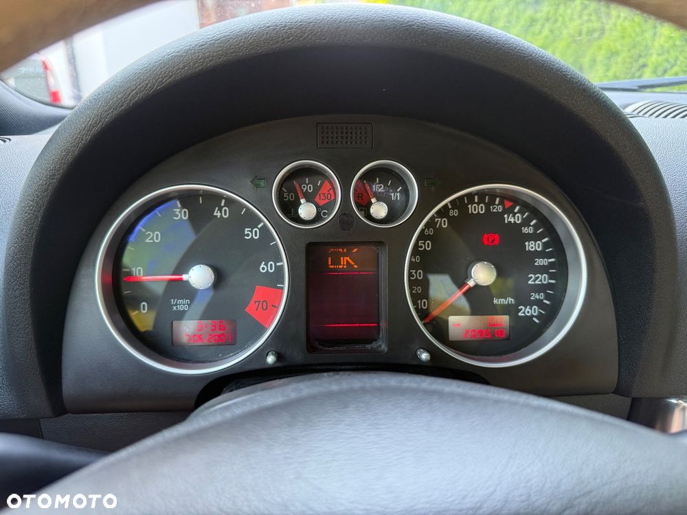 Audi TT Coupé 1.8T Quattro - 18