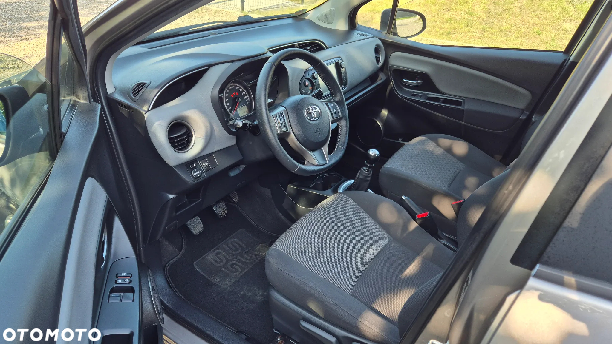 Toyota Yaris 1.4 D-4D Active EU6 - 14