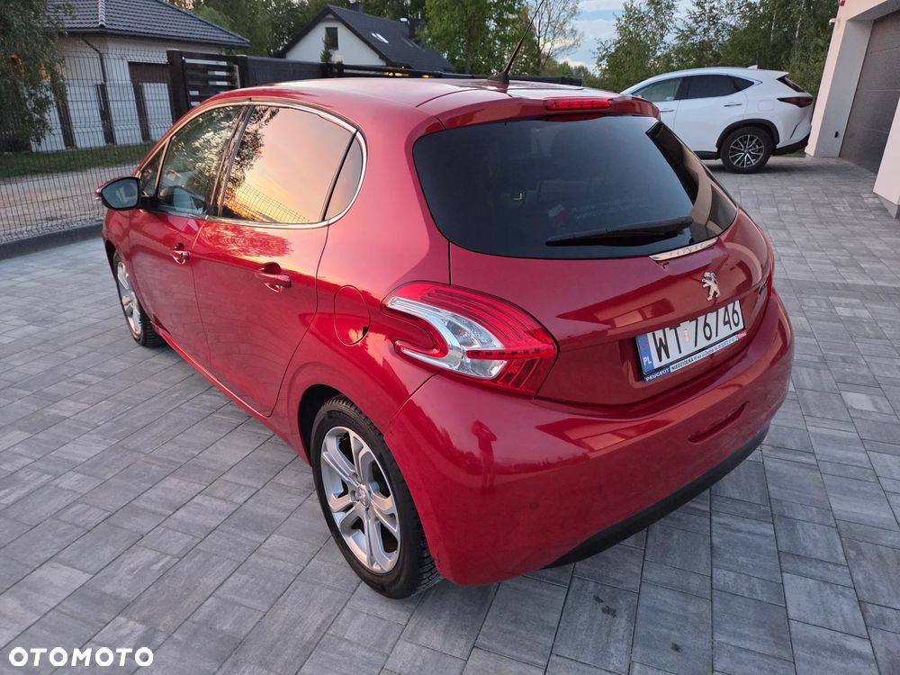 Peugeot 208 - 12