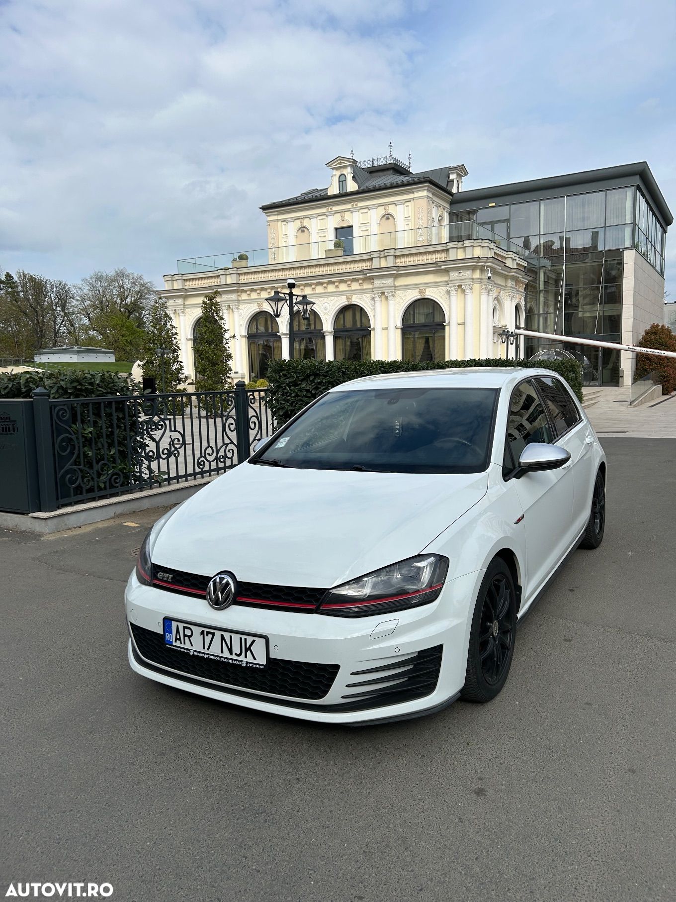 Volkswagen Golf 2.0 TSI BMT DSG GTI - 1