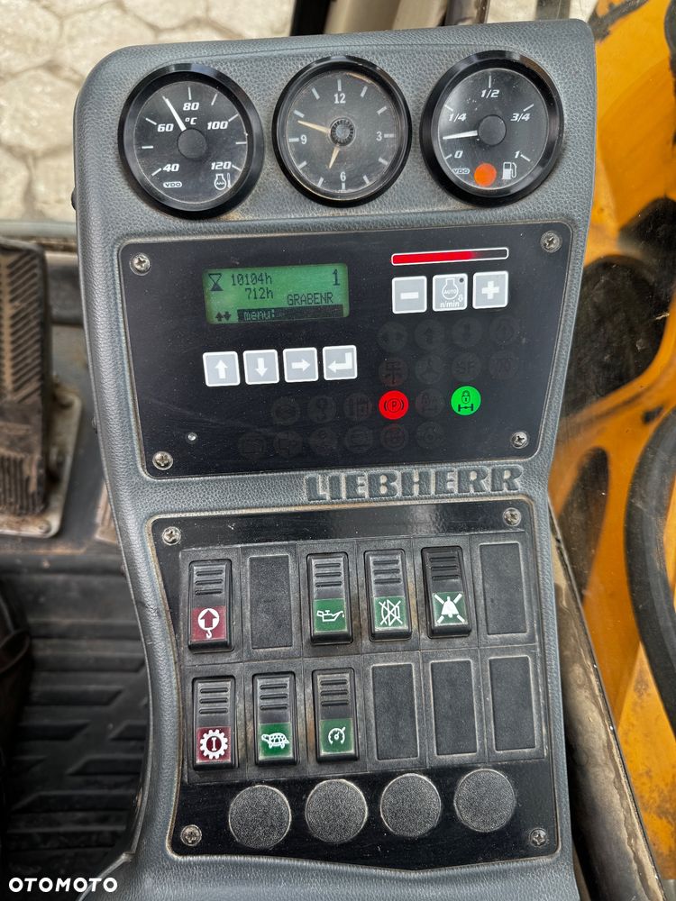 Liebherr A311 - 13