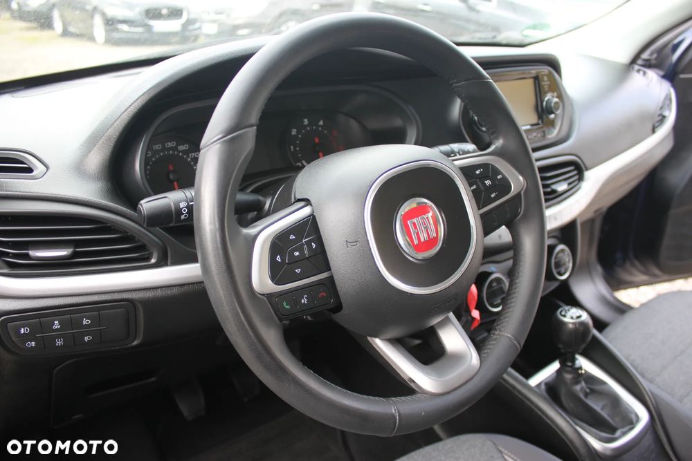Fiat Tipo - 12
