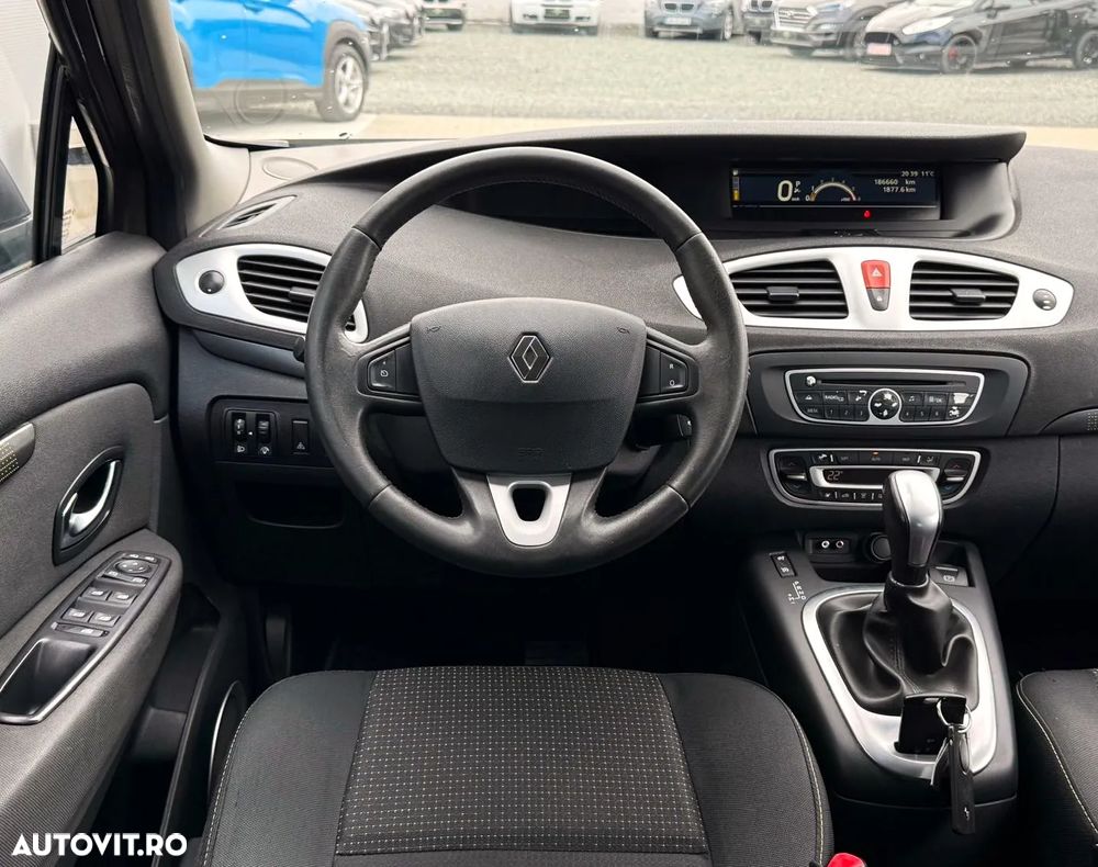 Renault Scenic - 8