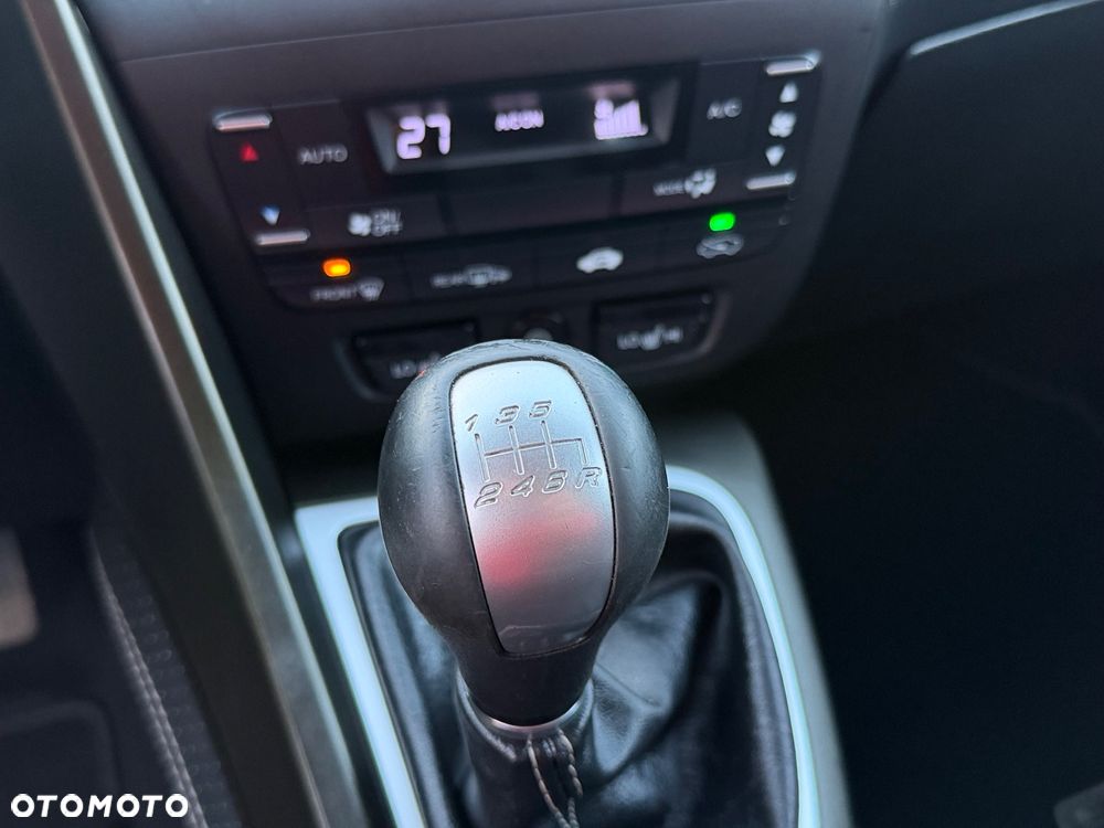 Honda Civic 1.6 i-DTEC Executive Black Edition - 26