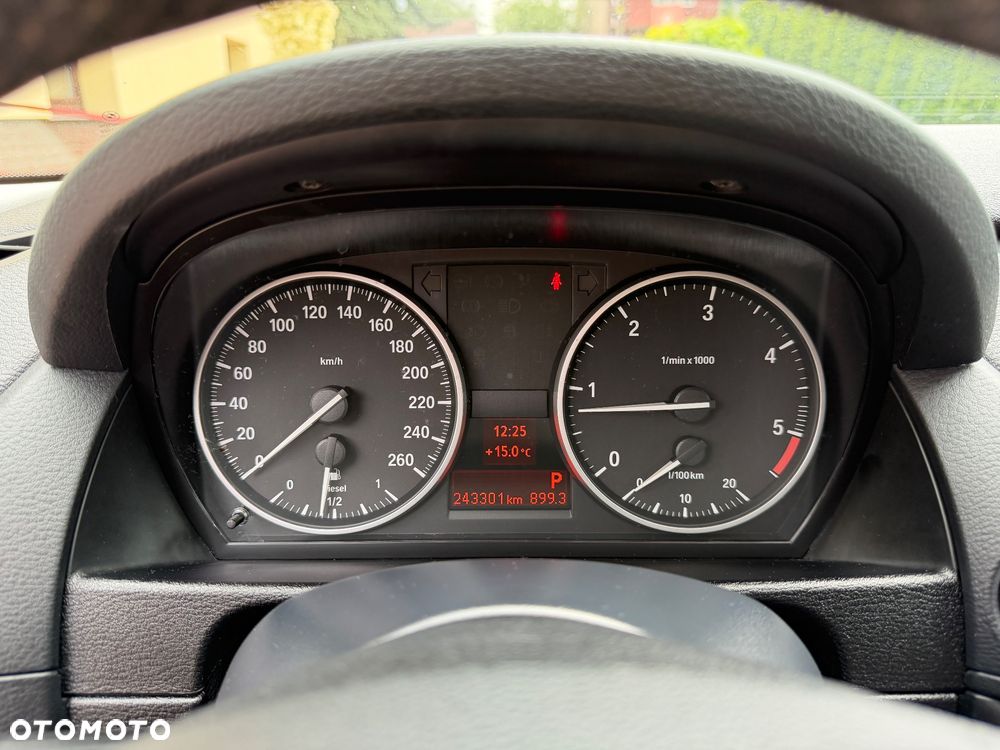 BMW X1 sDrive18d xLine - 25