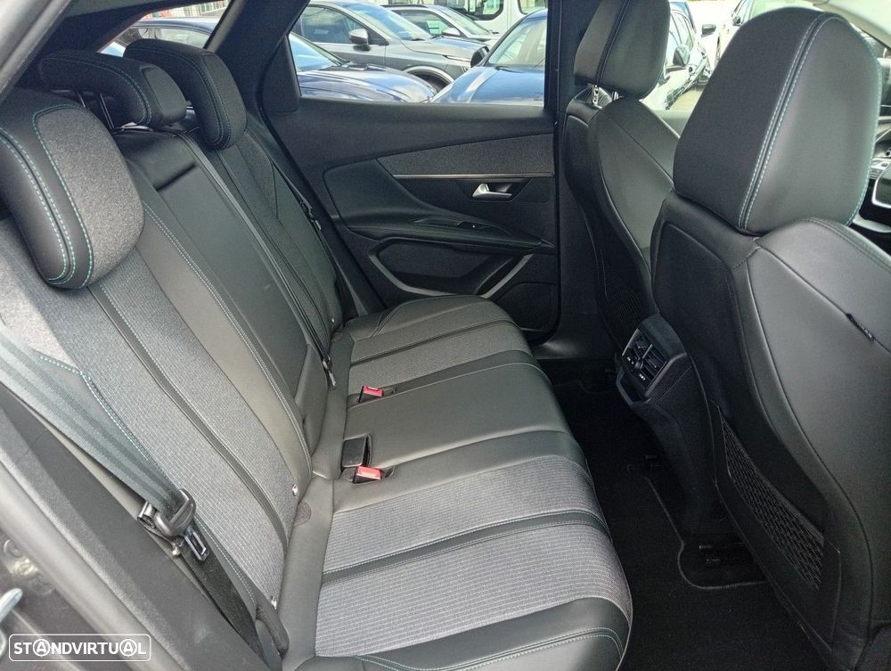Peugeot 3008 1.5 BlueHDi Allure EAT8 - 21