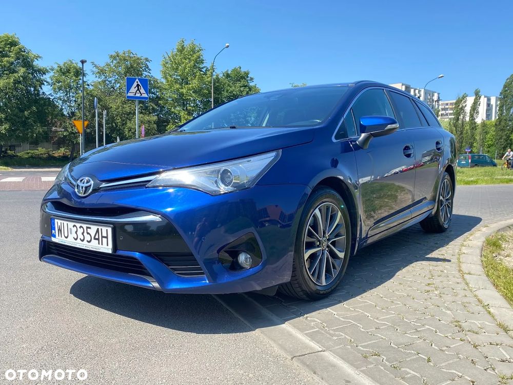 Toyota Avensis 2.0 D-4D Premium - 1