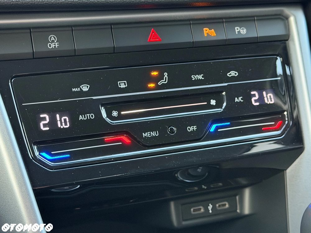 Volkswagen T-Roc - 4