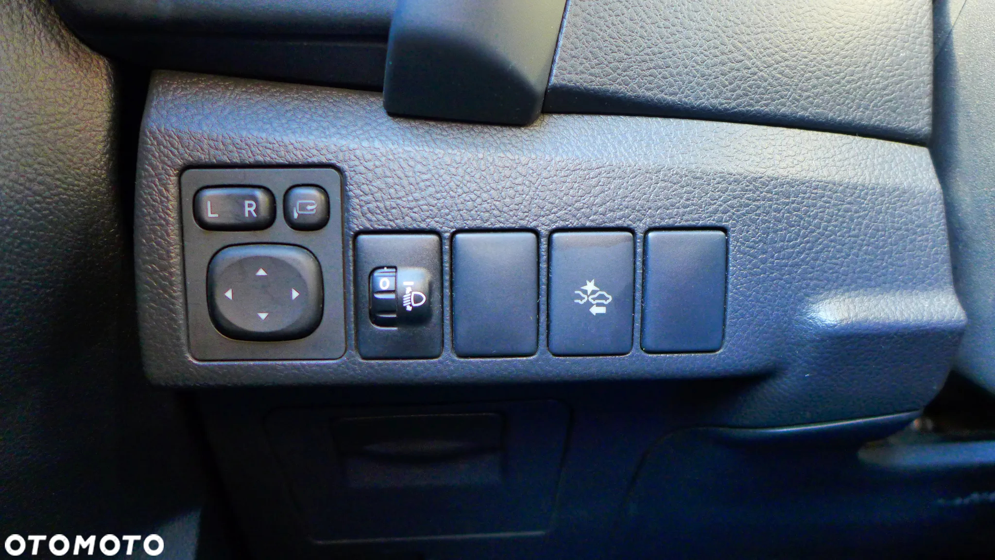 Toyota Auris 1.2 T Dynamic MS - 19