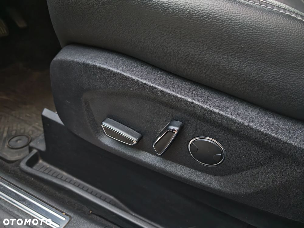 Ford S-Max 2.0 TDCi Titanium PowerShift - 24