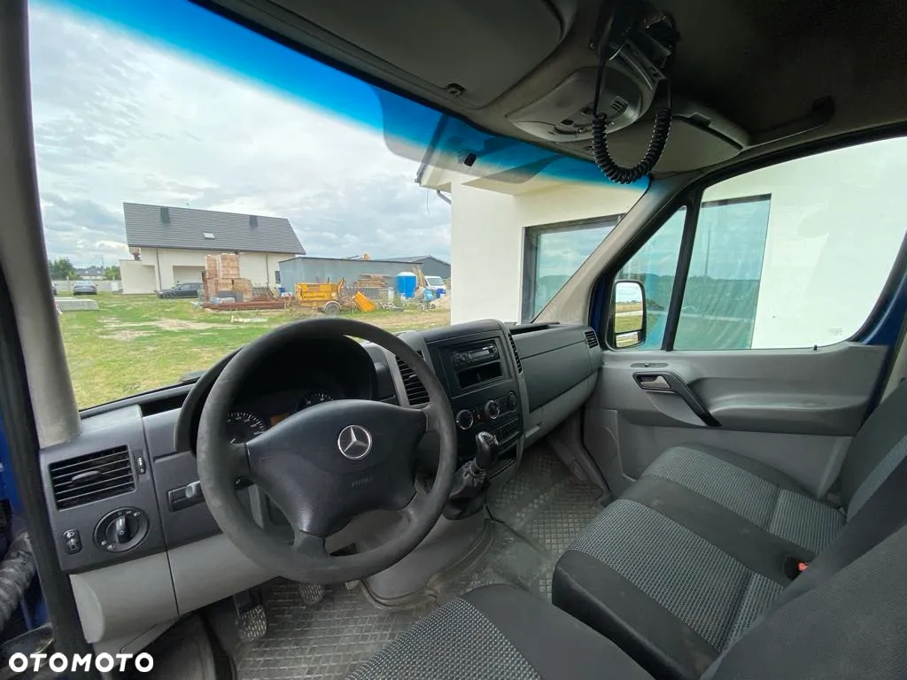 Mercedes-Benz Sprinter - 11