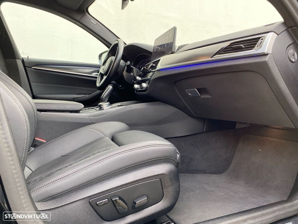 BMW 520 d Pack Desportivo M Auto - 17