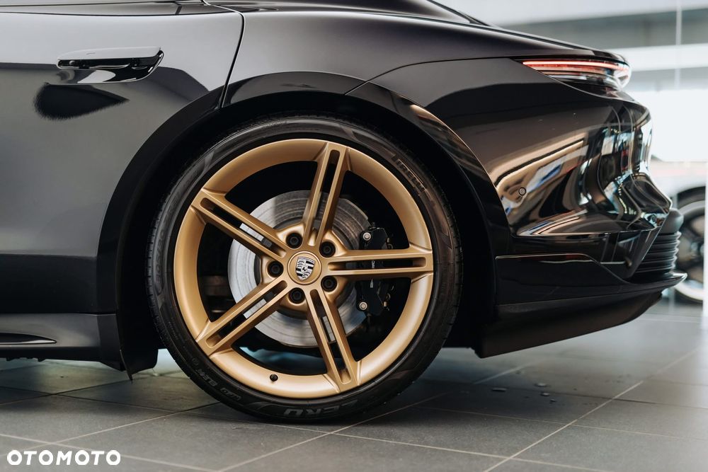 Porsche Taycan - 5