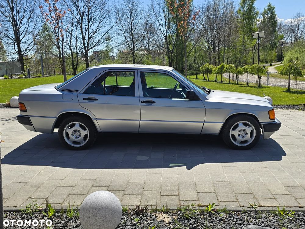 Mercedes-Benz W201 (190) - 9