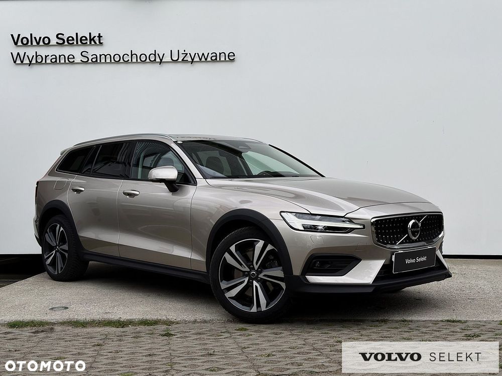 Volvo V60 Cross Country - 5