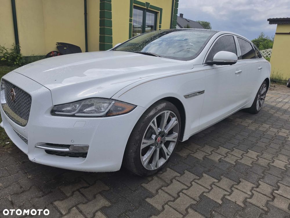 Jaguar XJ 3.0 T LWB Premium Luxury - 1