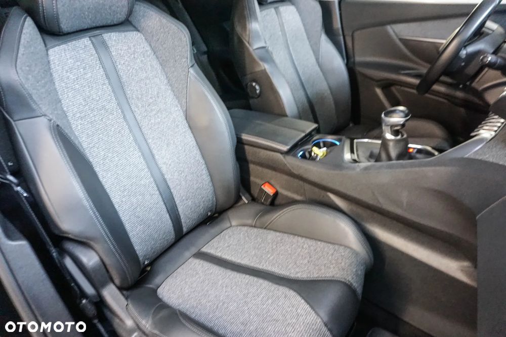 Peugeot 3008 1.2 PureTech Allure Pack S&S - 33