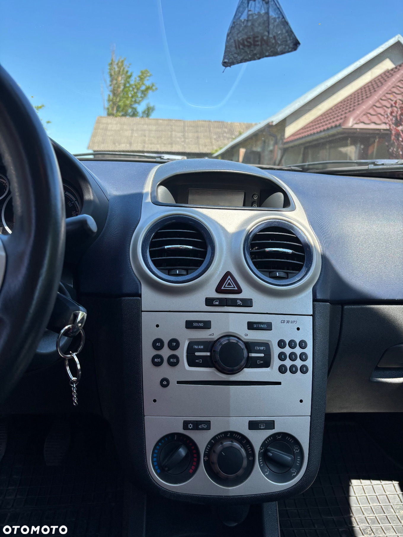 Opel Corsa 1.2 16V Essentia - 10
