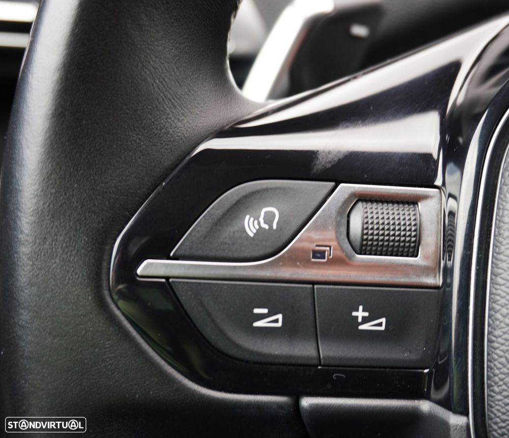 Peugeot 3008 PureTech 130 Stop & Start GPF EAT8 Active — fotografia 17