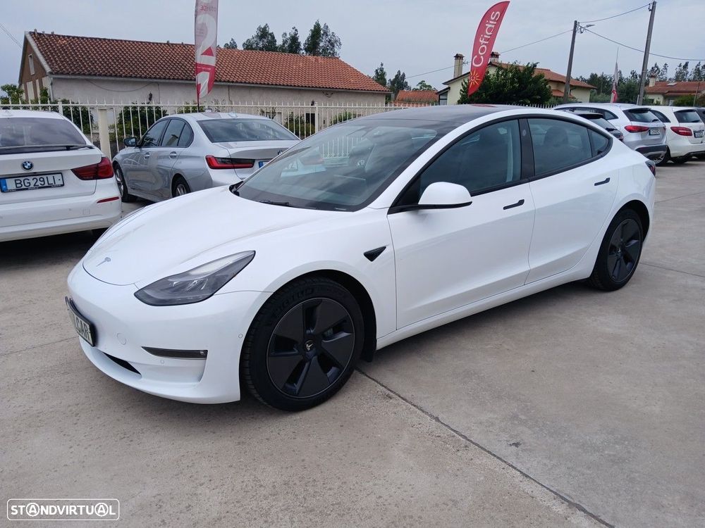 Tesla Model 3 - 3