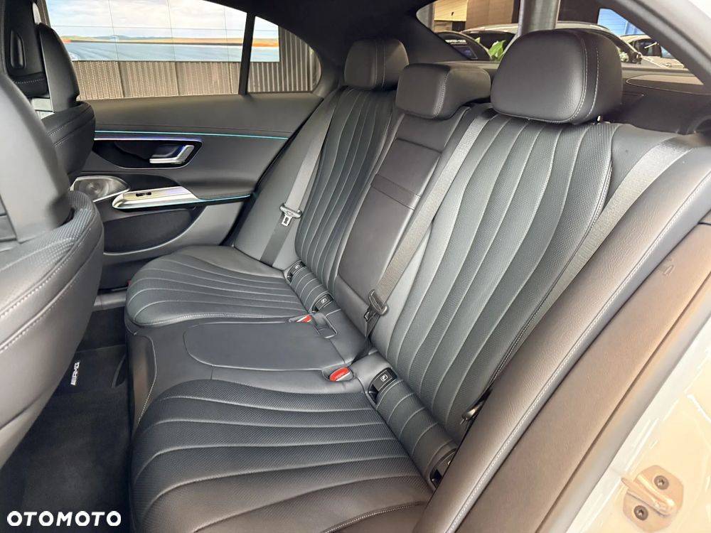 Mercedes-Benz Klasa E - 27